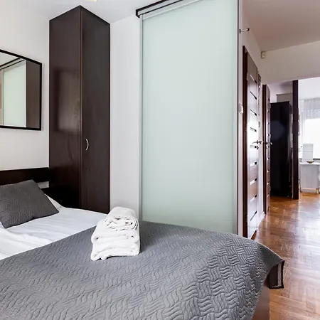 Glowna Spacious By Bookinghost Apartman Gdynia