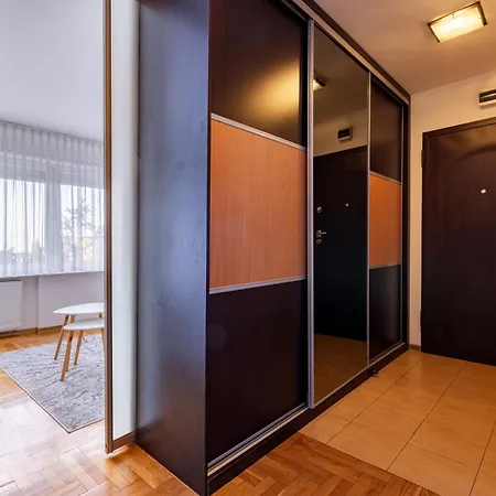 Apartman Glowna Spacious By Bookinghost *